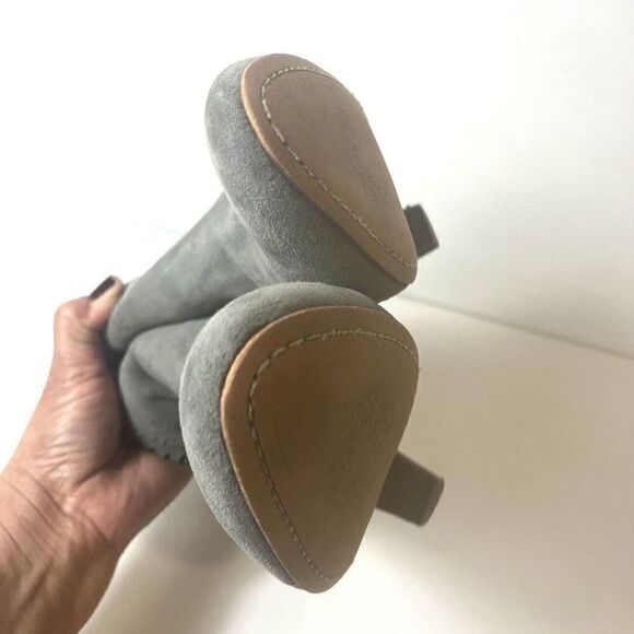Vince Camuto Women's 9.5 M D'Orsay Booties Ankle Casual High Heel Gray Suede Zip - Picture 7 of 11